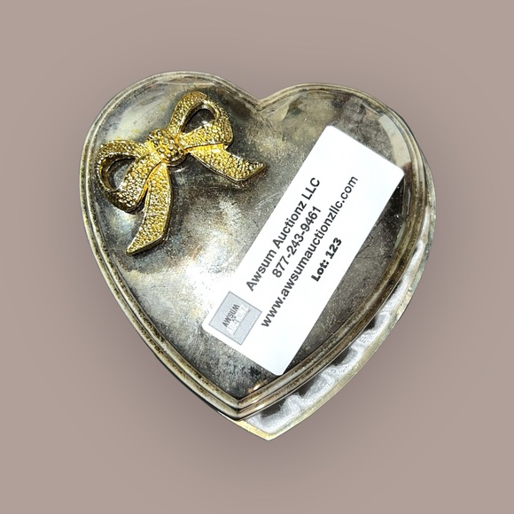 Vintage Silver Plated Heart Trinket Box with Gold Bow - Picture 4 of 13